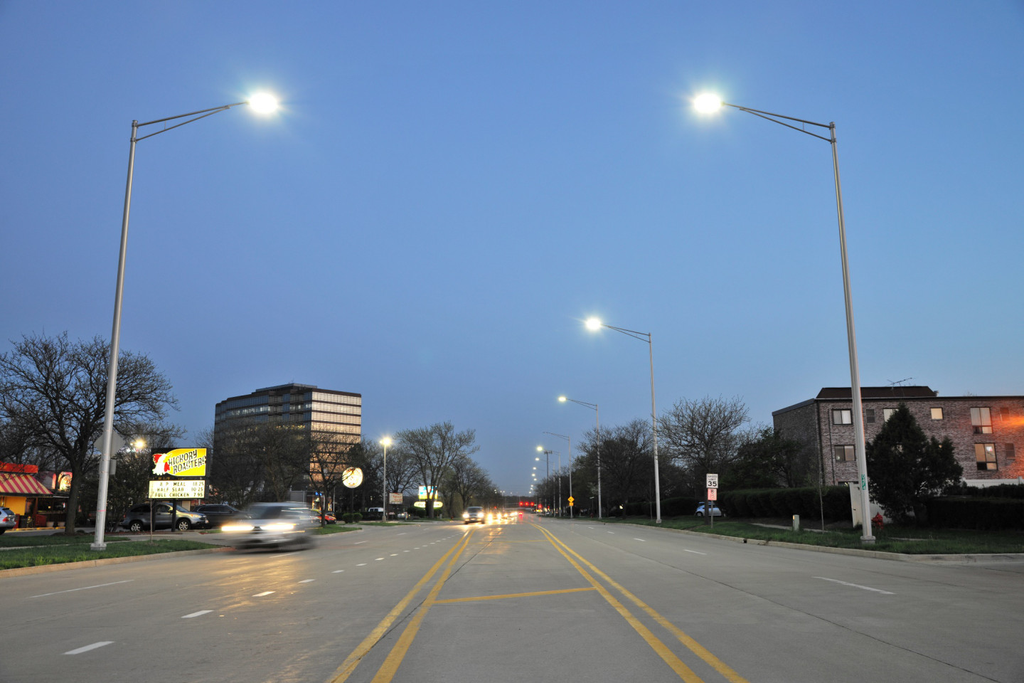 Roadway lighting in Chicago, USA